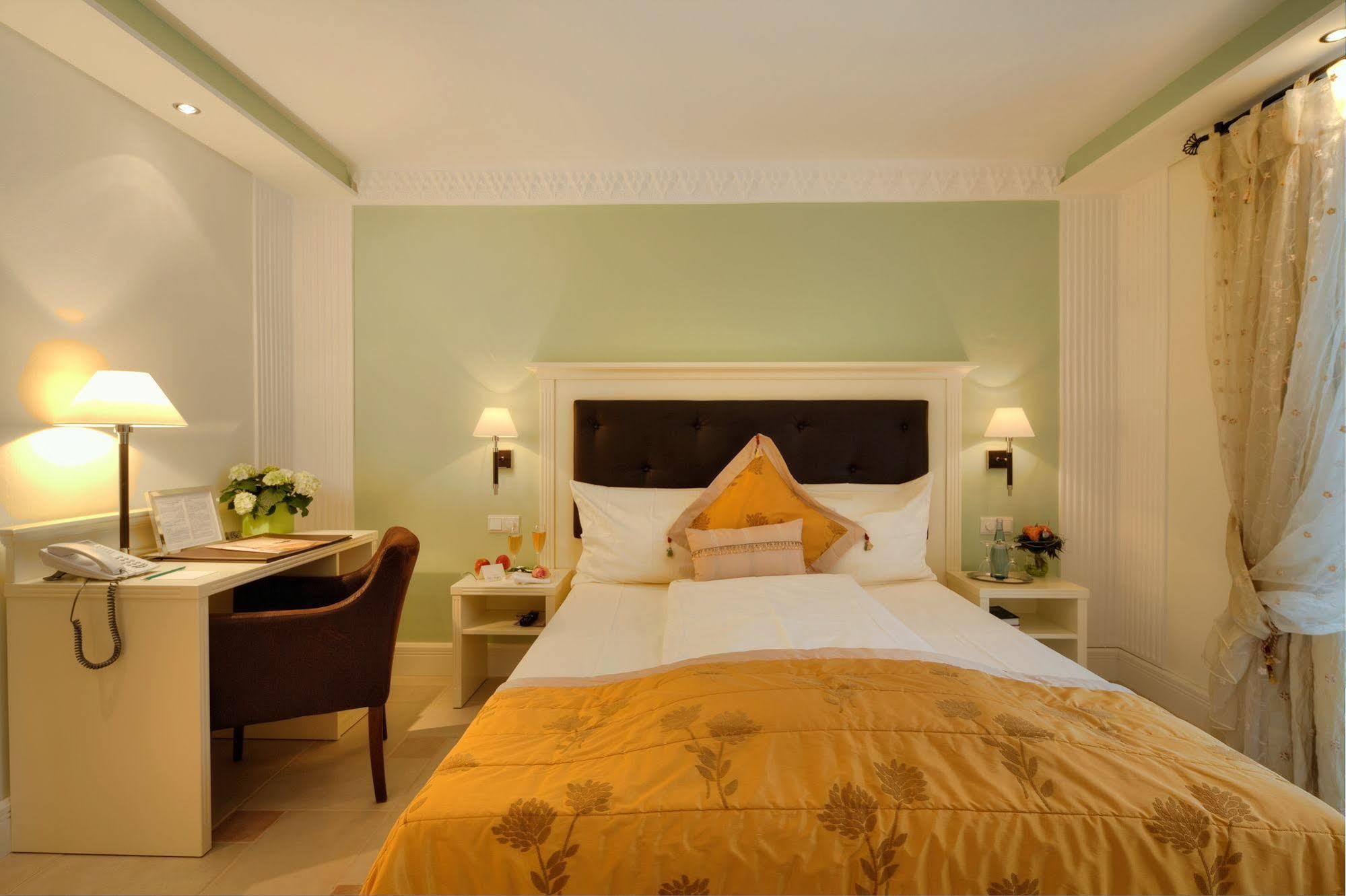 Boutiquehotel La Casa Τούμπινγκεν Εξωτερικό φωτογραφία