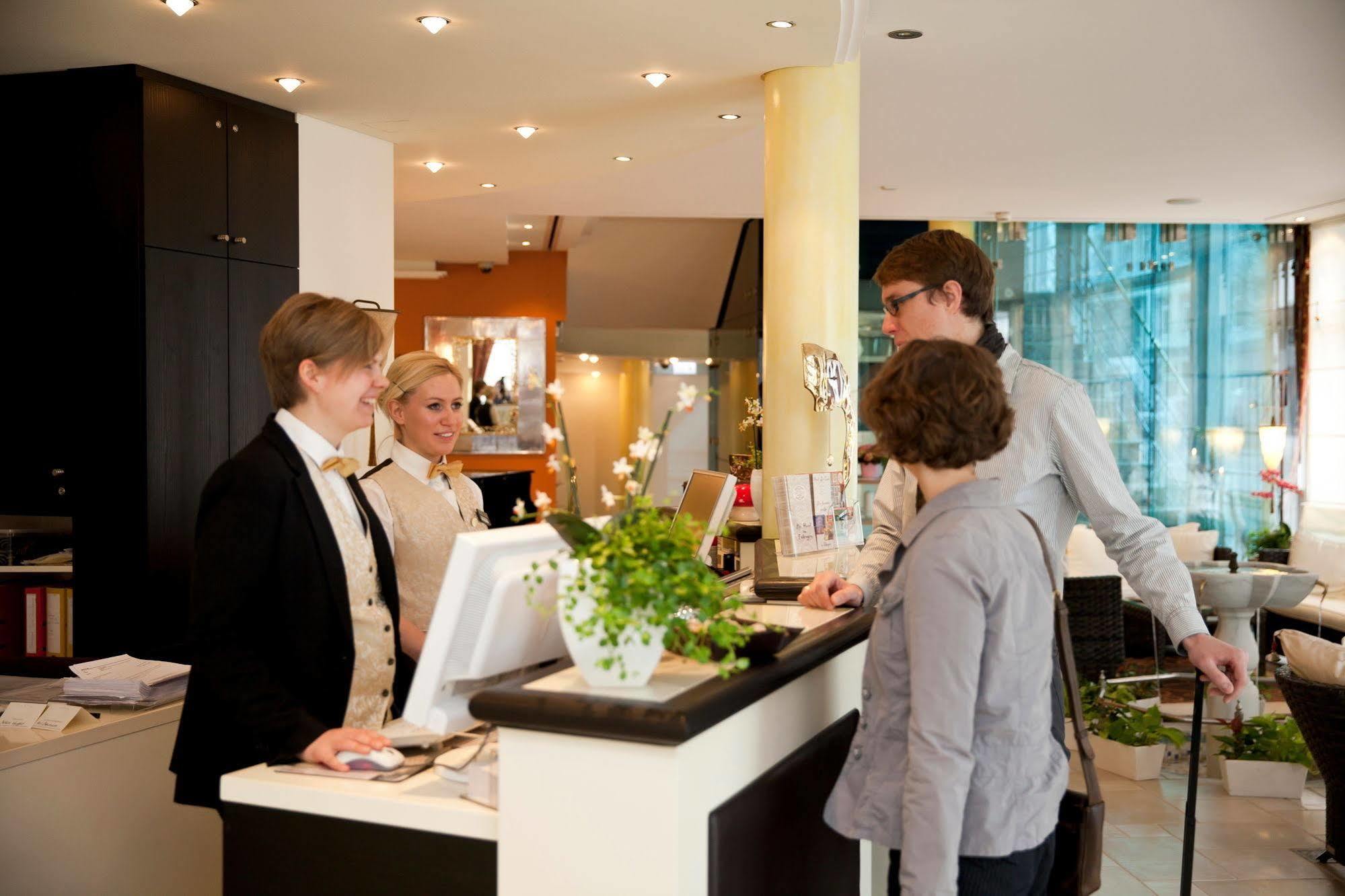 Boutiquehotel La Casa Τούμπινγκεν Εξωτερικό φωτογραφία