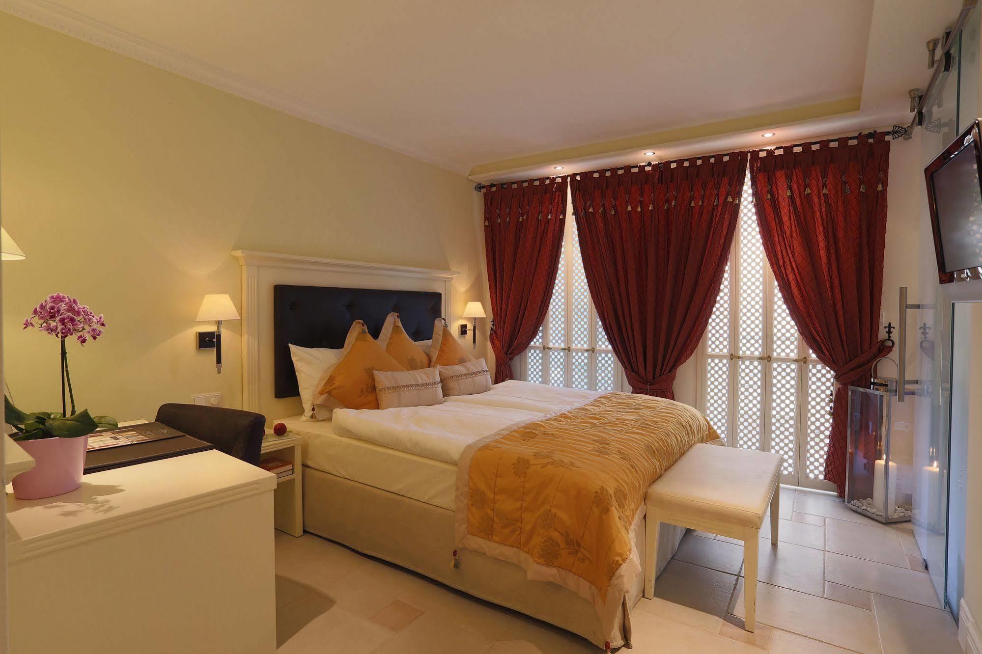 Boutiquehotel La Casa Τούμπινγκεν Εξωτερικό φωτογραφία