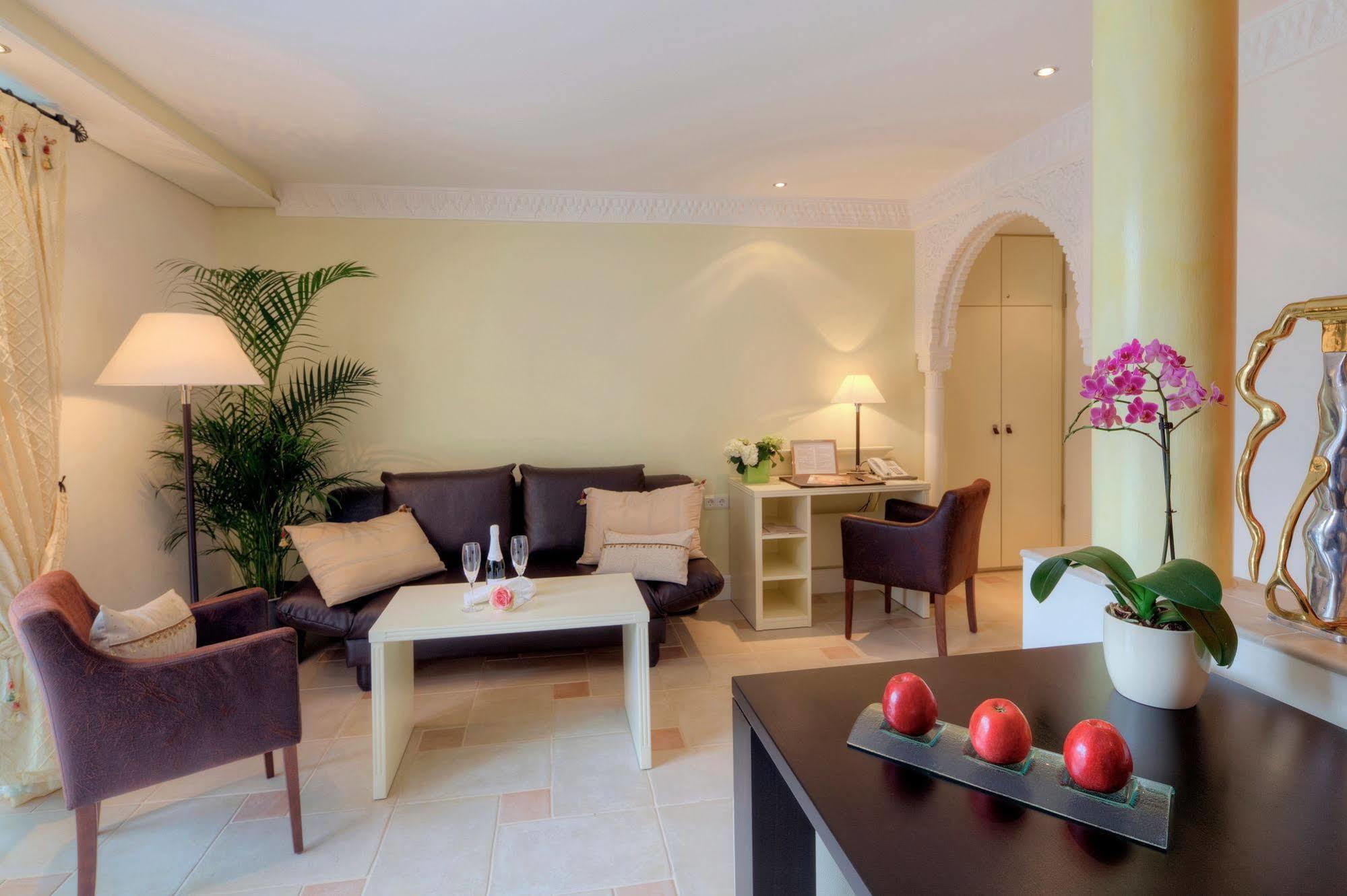 Boutiquehotel La Casa Τούμπινγκεν Εξωτερικό φωτογραφία